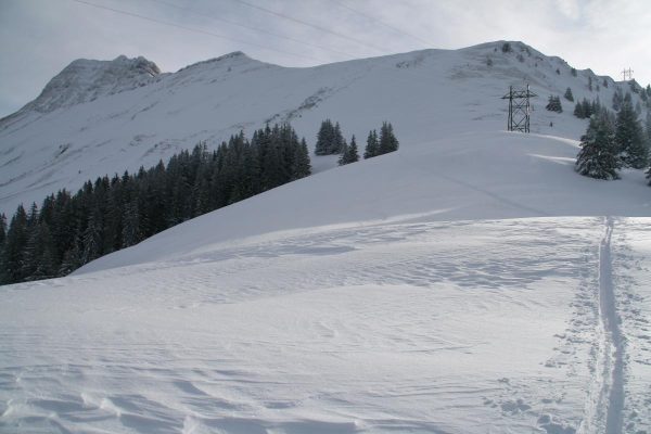 la montée vers le col de Lys 