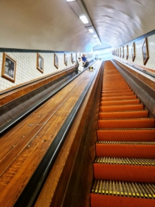 escalator permettant d'accéder au tunnel Sint-Anna (pour piétons et vélos) sous l'Escaut