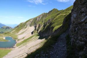 le chemin en direction du col du Brünig