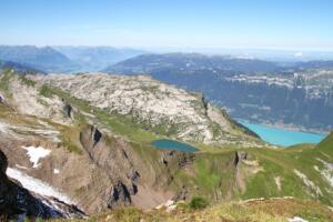 ... lac de Thoune (à gauche)