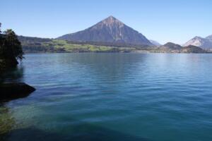 lac de Thoune et Niesen