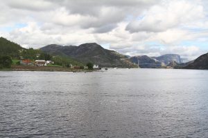 l'entrée du Lysefjord (sous le pont)