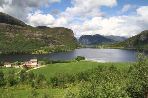 au bord de la 450, au bord du Ragsvatnet