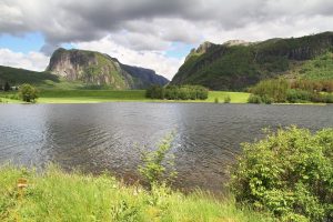 sur la 503, au bord du Ytra Vinjavatnet