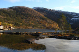 Valnesvatnet (au bord de la Fv17)