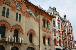 Cracovie : façades de maisons sur le Rynek