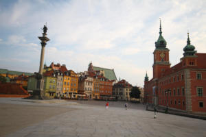 Varsovie : place Zamkowy et le Château royal