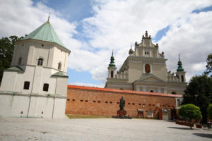 Leżajsk : sanctuaire et cloître des Bernardins