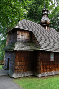 Łodzina : église du XVIIIe s.