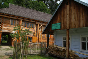 Musée en plein air de Sanok : synagogue et magasin