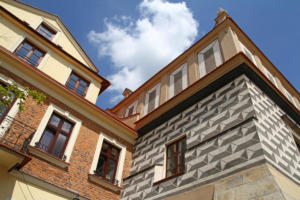 Tarnów : maisons bordant le Rynek