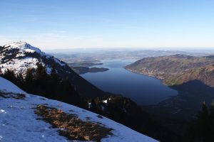 le lac de Zoug et l'ombre de la Rigi