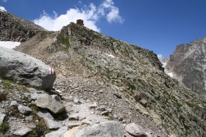 la cabane sur son promontoir rocheux
