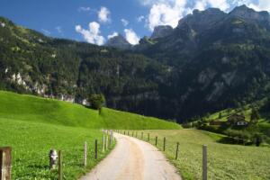 Fellberg (Bannalpsee est sur le plateasu supérieur)