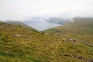 sur la route vers Funningur et Gjógv