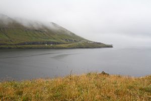 sur la 10 en direction de l'île d'Eysturoy