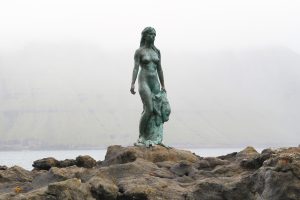Mikladalur : Kópakonan (la femme phoque)