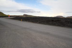 sur la route entre Reykjavik et Grindavík (la coulée de lave de l'éruption de 2024)